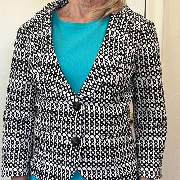 CAbi Women's Black And Off White Circles Stretch Blazer 3/4 Sleeves Size 0 - Picture 7 of 7